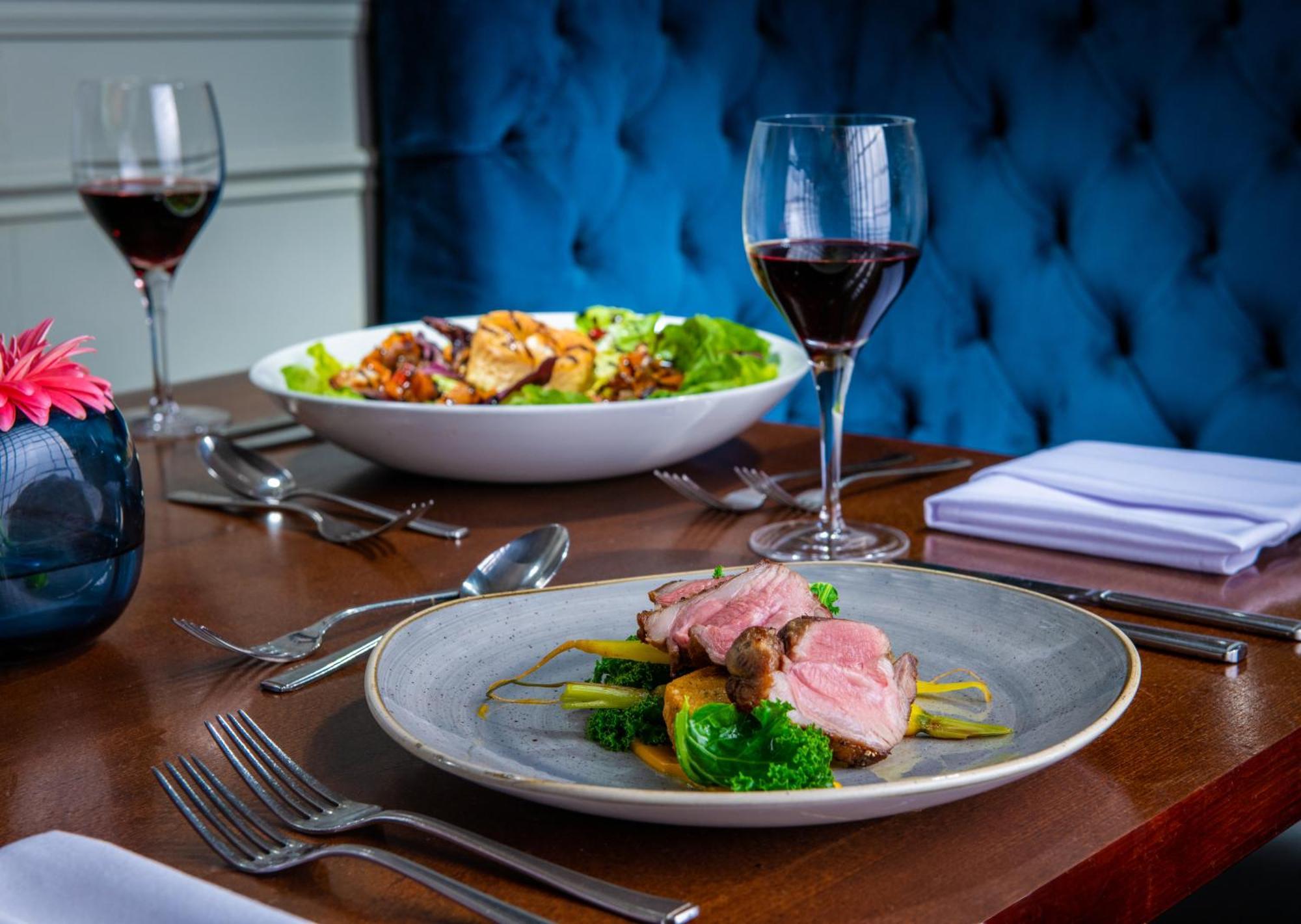 The Millstone, Mellor Hotell Blackburn  Exteriör bild A meal at the restaurant