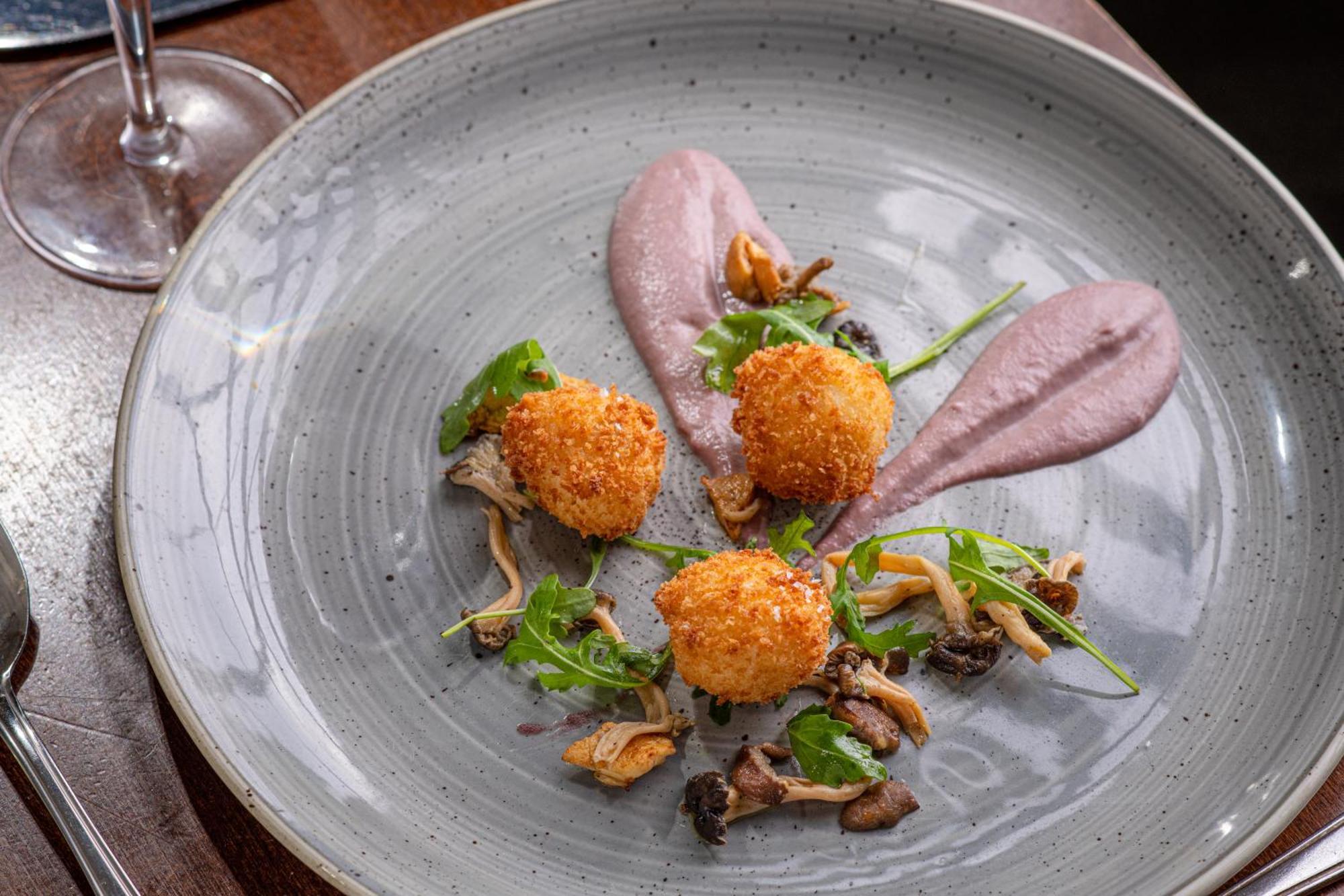 The Millstone, Mellor Hotell Blackburn  Exteriör bild A dish at the restaurant