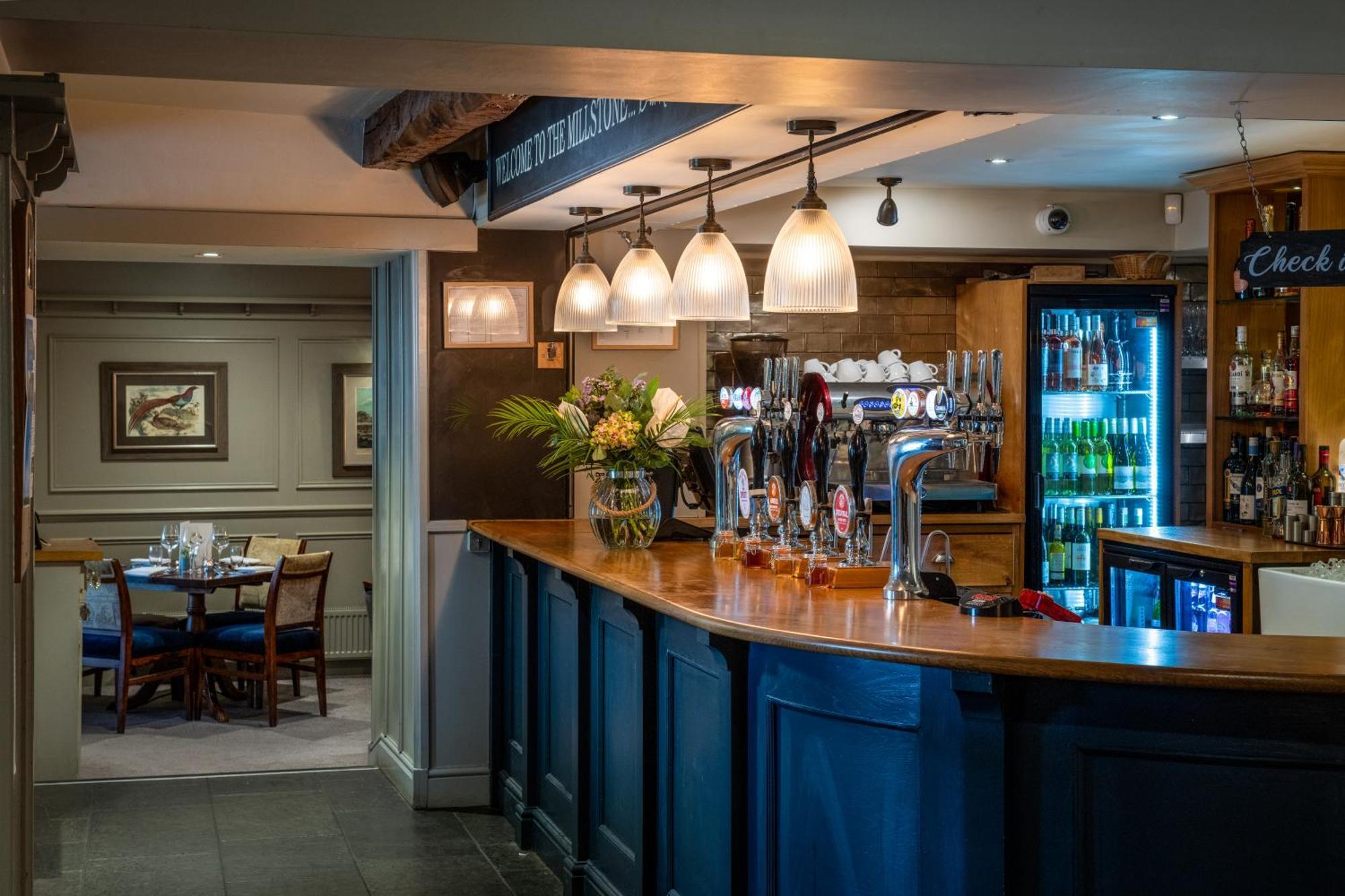 The Millstone, Mellor Hotell Blackburn  Exteriör bild The bar at The Old Mill