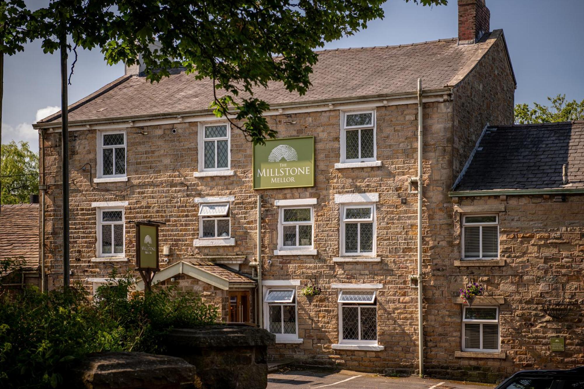 The Millstone, Mellor Hotell Blackburn  Exteriör bild The Old Oak Inn