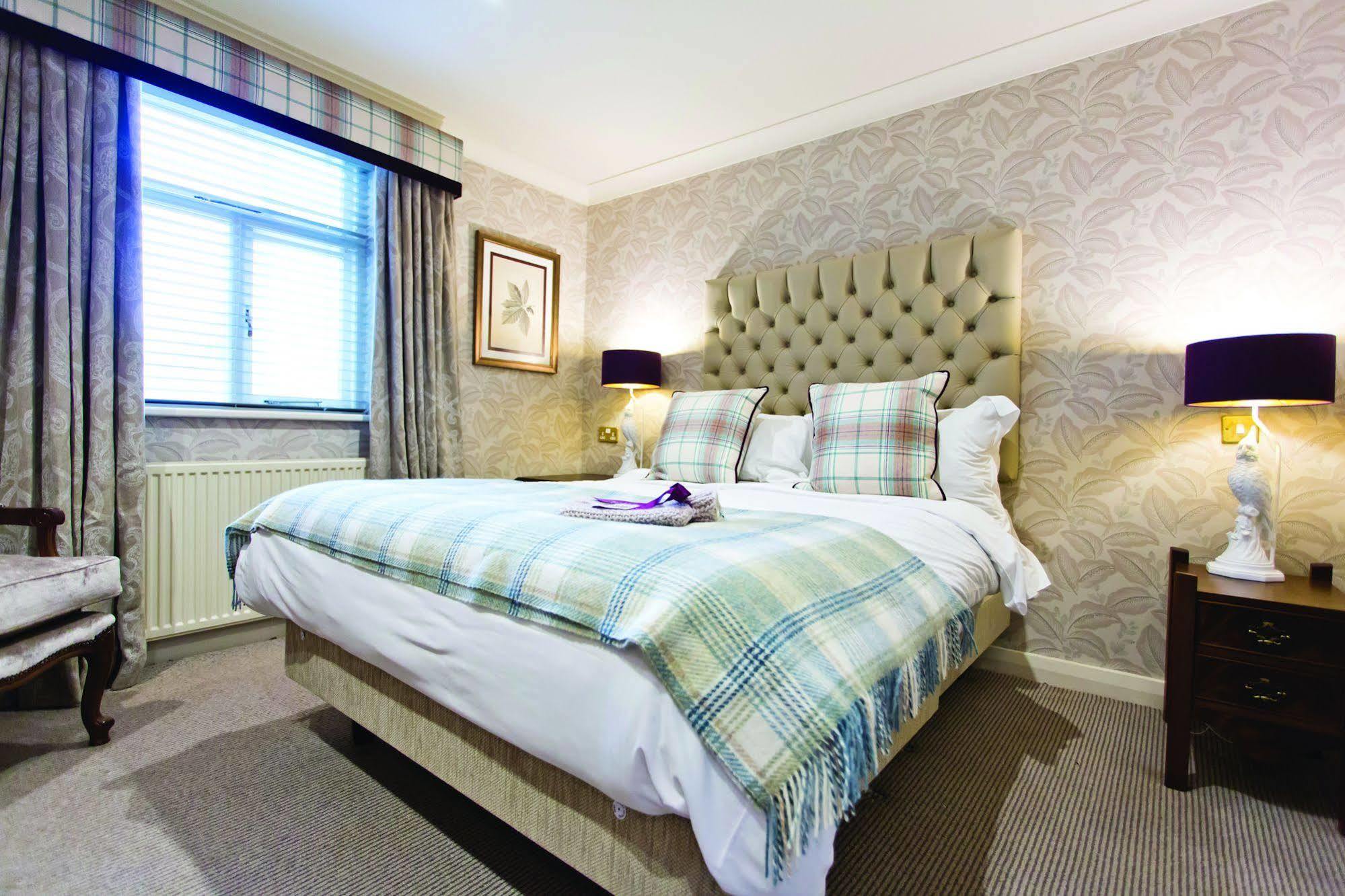 The Millstone, Mellor Hotell Blackburn  Exteriör bild A bedroom at the hotel